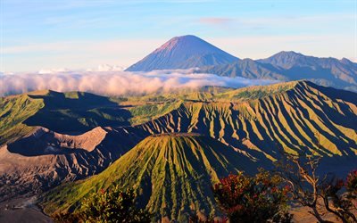 El monte Bromo, ma&#241;ana, niebla, volcanes, monta&#241;as, Indonesia