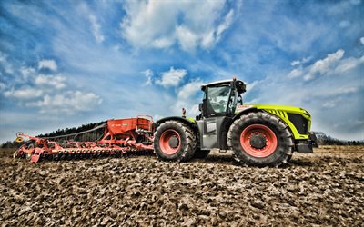Claas Xerion 4000, 4k, HDR, 2019 traktorer, att pl&#246;ja f&#228;ltet, jordbruksmaskiner, traktorn p&#229; f&#228;ltet, jordbruk, Claas