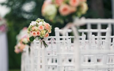 mariage d&#233;corations florales, un bouquet de roses, bouquets de mariage, le blanc des bancs, des roses roses