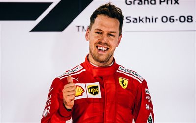 4k, Sebastian Vettel, sorriso, sess&#227;o de fotos, retrato, vermelho racing suit, A Scuderia Ferrari, F&#243;rmula 1, Corrida