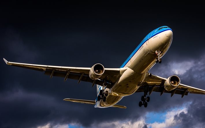 fliegende a330, blau, flugzeug, wolken, airbus a330-passagier-flugzeuge, airbus, a330