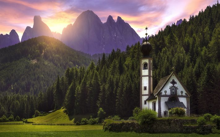 Santa Maddalena, 4k, vuoret, sunset, kirkko, Alpeilla, Italia, Dolomiittien, Euroopassa, kaunis luonto
