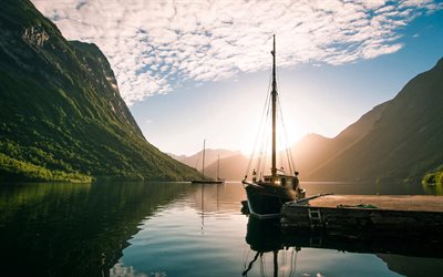Noruega, el fiordo, yates, puerto, puesta del sol