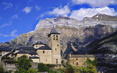 Church of Torla, 4k, Monte Perdido, mountains, Pyrenees, Spain, Europe