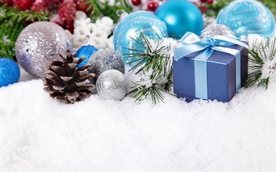 De navidad, bolas de Navidad, a&#241;o nuevo, regalo, nieve, pino de cono