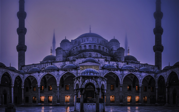 Bl&#229; Mosk&#233;n, Istanbul, kv&#228;ll, religi&#246;sa symboler, minareter, Konstantinopel, Turkiet