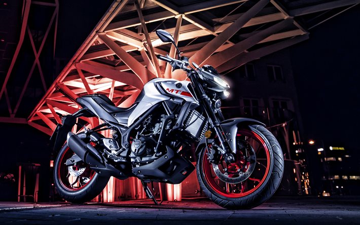 En 2020, la Yamaha MT-03 Glace Fluo, vue de face, &#224; l&#39;ext&#233;rieur, la nouvelle silver MT-03, japonais de motos, Yamaha