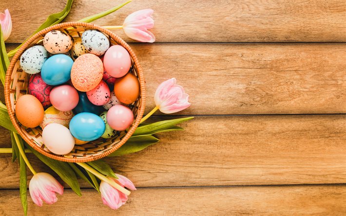 Lataa kuva Pääsiäinen käsitteitä, 4k, pääsiäismunia, vaaleanpunainen  tulppaanit, Hyvää Pääsiäistä, luova, puinen taustat, pääsiäinen  ominaisuuksia, pääsiäinen kehykse ilmaiseksi. Kuvat ilmainen työpöydän  taustakuvaksi
