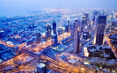 Dubai, y&#246;, UAE, kaupungin panorama, pilvenpiirt&#228;ji&#228;, kaupungin valot, moderni kaupunki, maantieajossa