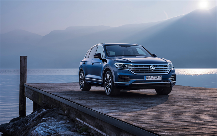 2018, Volkswagen Touareg, Atmosfera, luxo azul SUV, exterior, vista frontal, azul novo Touareg, Carros alem&#227;es, TDI, Volkswagen