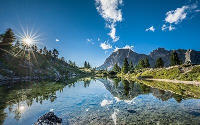 Italia, Tirol del Sur, el verano, el Lago di Limides, lago, luz del sol brillante, Dolomitas, los Alpes
