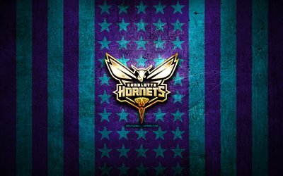 Bandiera degli Charlotte Hornets, NBA, sfondo blu violetto in metallo, club di basket americano, logo dei Charlotte Hornets, USA, basket, logo dorato, Charlotte Hornets