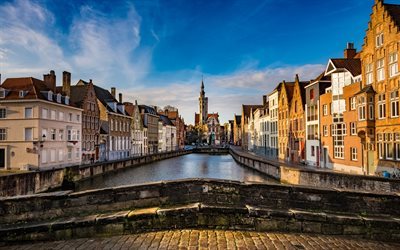 Bruges, il canale, la primavera, la citt&#224; vecchia, Belgio