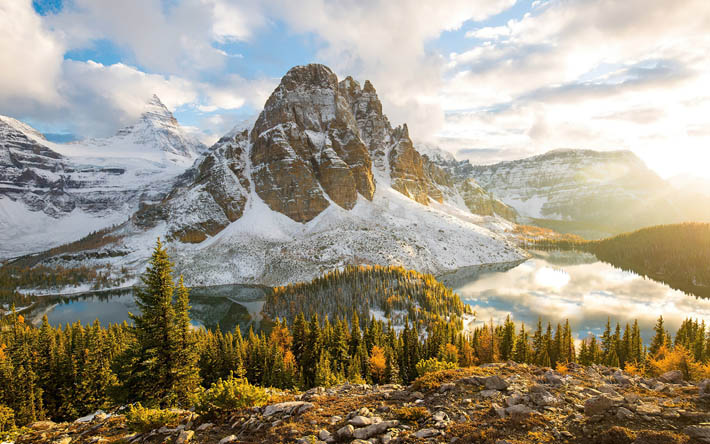 Le mont Assiniboine, hiver, paysage de montagne, lac de montagne, montagnes, Assiniboine, Colombie-Britannique, Canada, parc provincial du mont Assiniboine