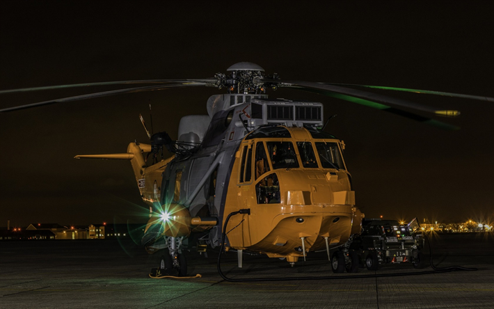 Sikorsky S-61 Mar Rey, helic&#243;ptero de rescate, la noche, el campo de aviaci&#243;n militar, el transporte en helic&#243;ptero Sikorsky