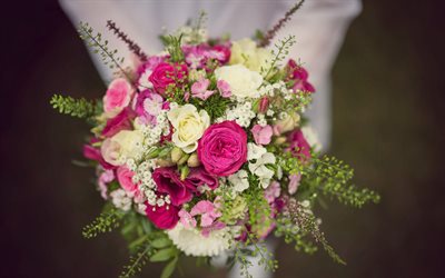 ramo de rosas, un ramo de novia, novia, boda conceptos, ramo de flores en las manos, rosas de color rosa
