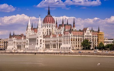 Fiume Danubio, l&#39;estate, il Parlamento, Budapest, Ungheria