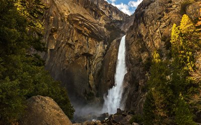 El Parque Nacional de Yosemite, monta&#241;as, bosque, cascada, Sierra Nevada, estados UNIDOS, Am&#233;rica