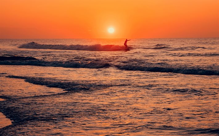 rannikolla, merimaisema, surfing, aallot, sunset, illalla, surffaaja auringonlaskun aikaan