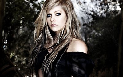 Avril Lavigne, muotokuva, kanadalainen laulaja, musta mekko, kaunis nainen