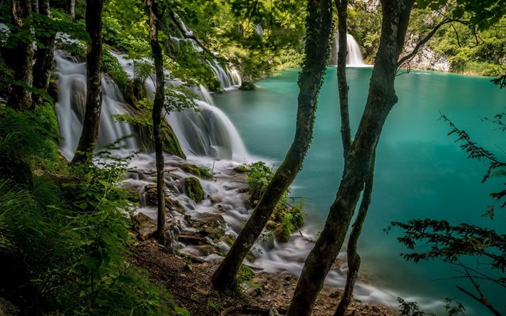 mountain lake, glacial sj&#246;n, skogen, vattenfall, sj&#246;n, vackert landskap, Kroatien, Pletvice Sj&#246;ar