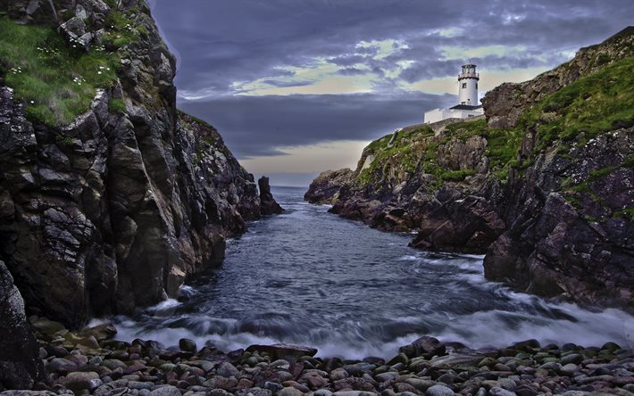 Farol de Fanad Head, Donegal, rochas, enseada, costa, Oceano Atl&#226;ntico Norte, Irlanda