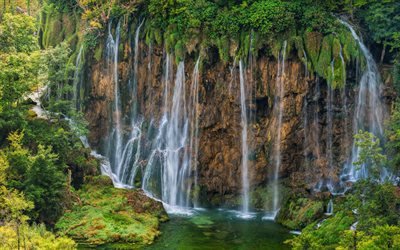 Galovac Cascada, Parque Nacional Lagos de Plitvice, un Lago, una cascada, Croacia
