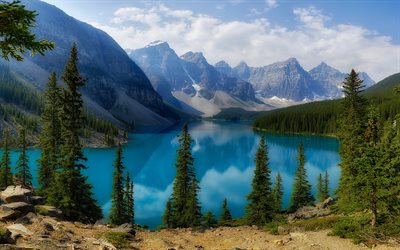 Moraine Lake, glacial lake, mountain landscape, forest, blue lake, Banff National Park, Alberta, Canada