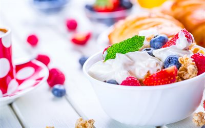 aamiainen, 4k, marjoja, mysli&#228;, hedelm&#228;t, terveellinen aamiainen, jogurtti