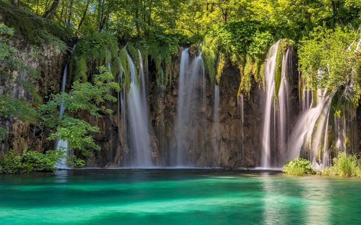 Descargar fondos de pantalla Lagos de Plitvice, cascada, bosque, lago, hermosas  cascadas, Croacia libre. Imágenes fondos de descarga gratuita