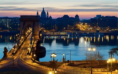 Budapest, Hongrie, le lever du soleil, matin, le Pont des cha&#238;nes, le Danube