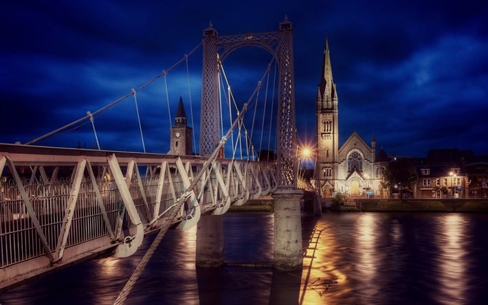 Greigトストリートブリッジ, インヴァネス, 歩道橋, 川Ness, 美しい橋, 古いチャペル, 夜, 夕日, 無料の北の教会のスコットランド, 街の灯, スコットランド