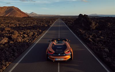 4k, BMW i8 Roadster, 2018, vista posterior, el nuevo bronce de i8, carretera, estados UNIDOS, puesta de sol, deportes, coche el&#233;ctrico, el BMW