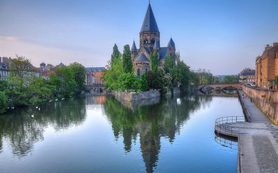 Temple Neuf, canales, puentes, Metz, Lorraine, Francia, Europa