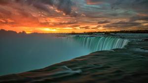 4K Laptop Niagara Falls
