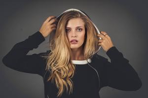 A beautiful girl with blonde hair girl wallpaper