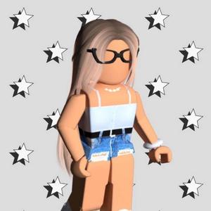 A Snap of Aesthetic Paradise in Roblox World roblox aesthetic wallpaper