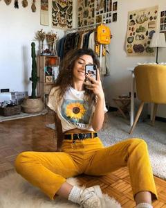 Aesthetic Girl Posing in Nature aesthetic girl wallpaper