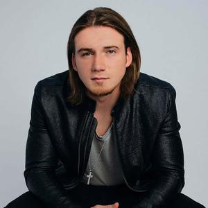 American country music singer-songwriter Morgan Wallen performing in concert. morgan wallen wallpaper