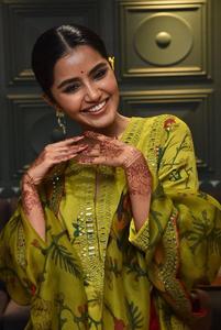Anupama Parameswara Green Blouse anupama parameswaran wallpaper