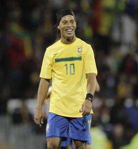 Awesome Winger Ronaldinho ronaldinho wallpaper
