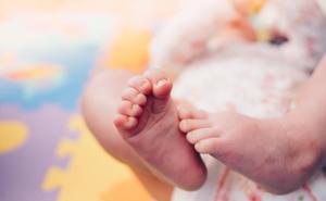 Baby Boy With Little Feet baby boy wallpaper