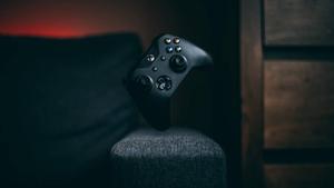 Balanced Xbox Gaming Controller Wallpaper
