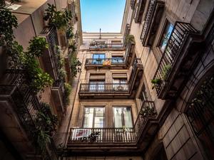 Barcelona’s iconic and vibrant architecture barcelona wallpaper