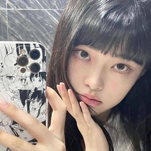 Beautiful Korean Girl Mirror Selfie Unique Cool PFP unique cool pfp wallpaper