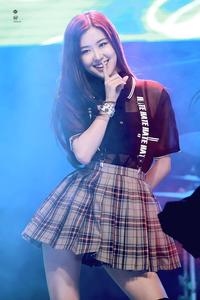 Blackpink Cute Dancing Rose blackpink cute wallpaper