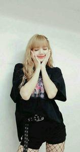 Blackpink Cute Lisa Manobal Pose blackpink cute wallpaper