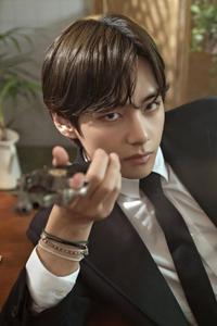 BTS V Holding Gun bts v wallpaper