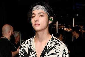 BTS V Patterned Outfit bts v wallpaper