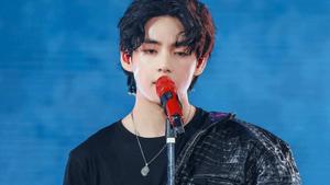 BTS V Red Microphone bts v wallpaper